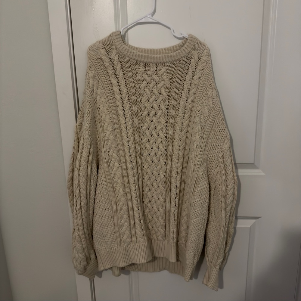 GAP Off-White Cable Knit Sweater